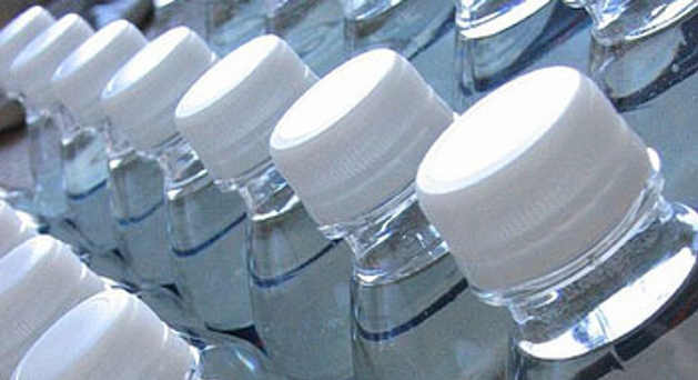 Quelques précautions sur l'eau en bouteille et l'eau du robinet